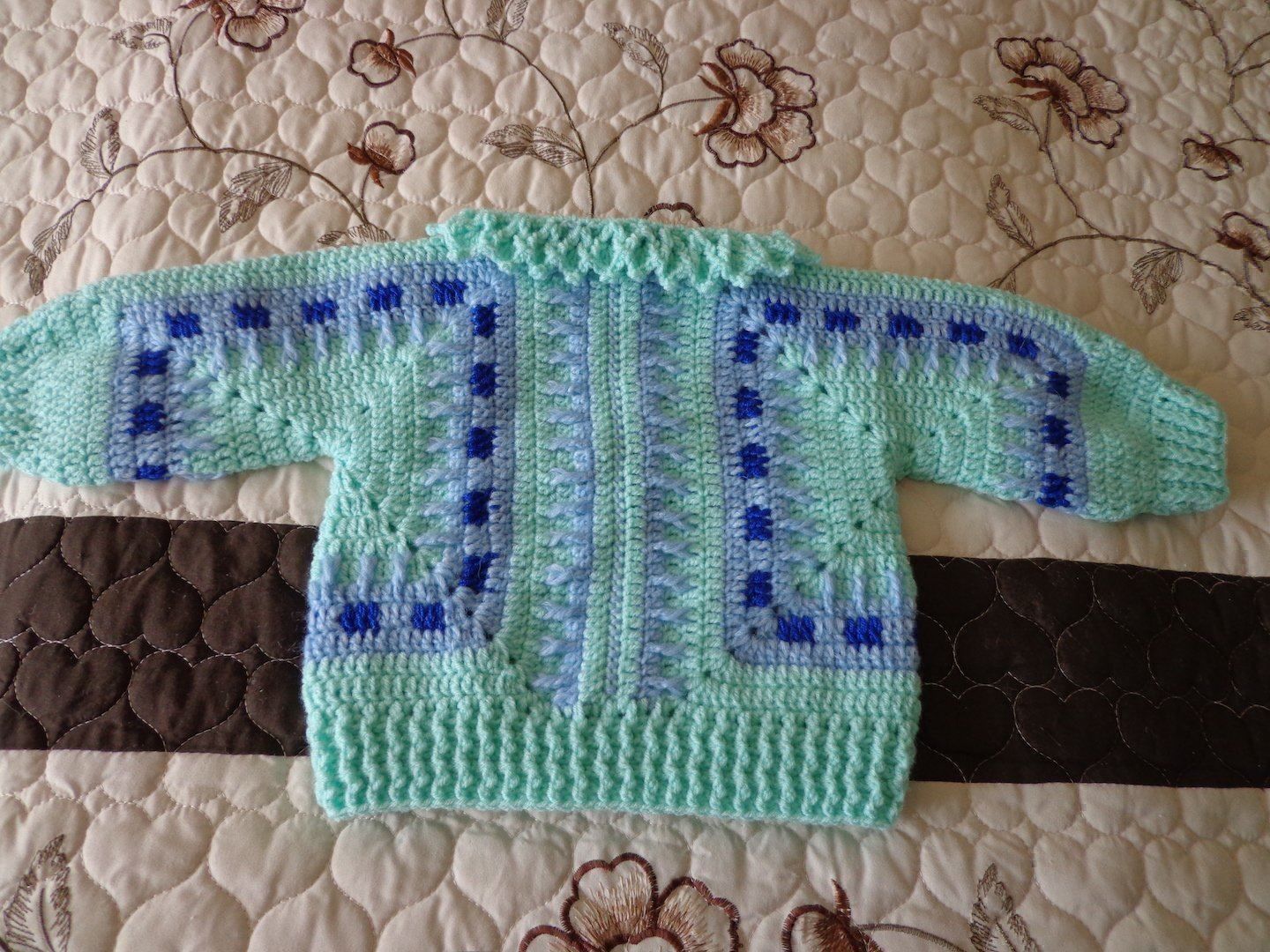 Wolle: BABYSET JÄCKCHEN UND HÖSCHEN GEHÄKELT – Neu (gemäss Beschreibung) aus Kreuzlingen von Ylay 3