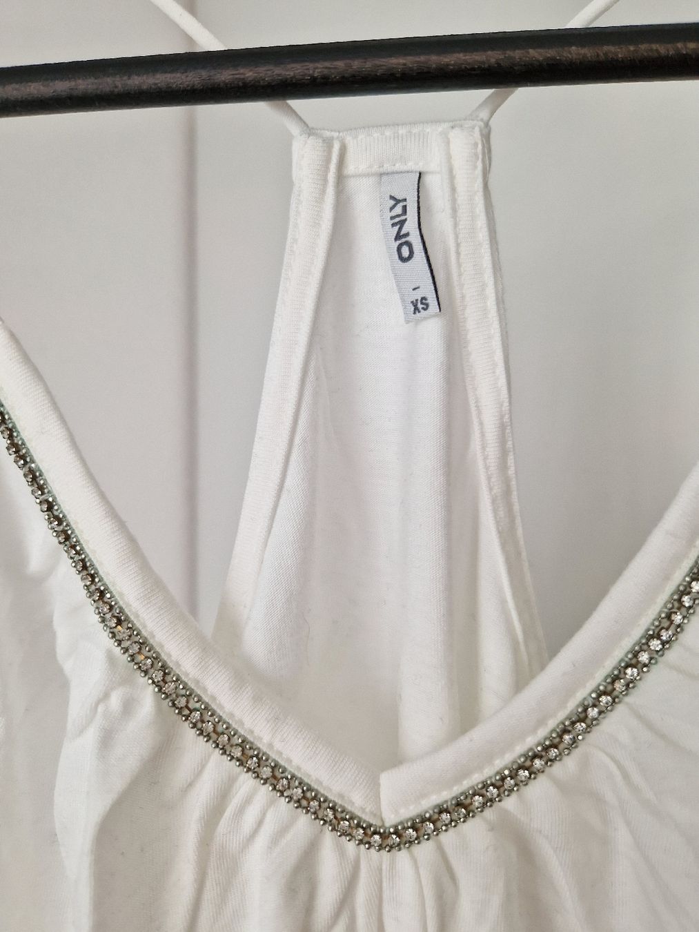 Only Top: Only Top mit Glitzersteinen in weiss, XS – Usato da Wittenbach venduto da jo_bi93 1