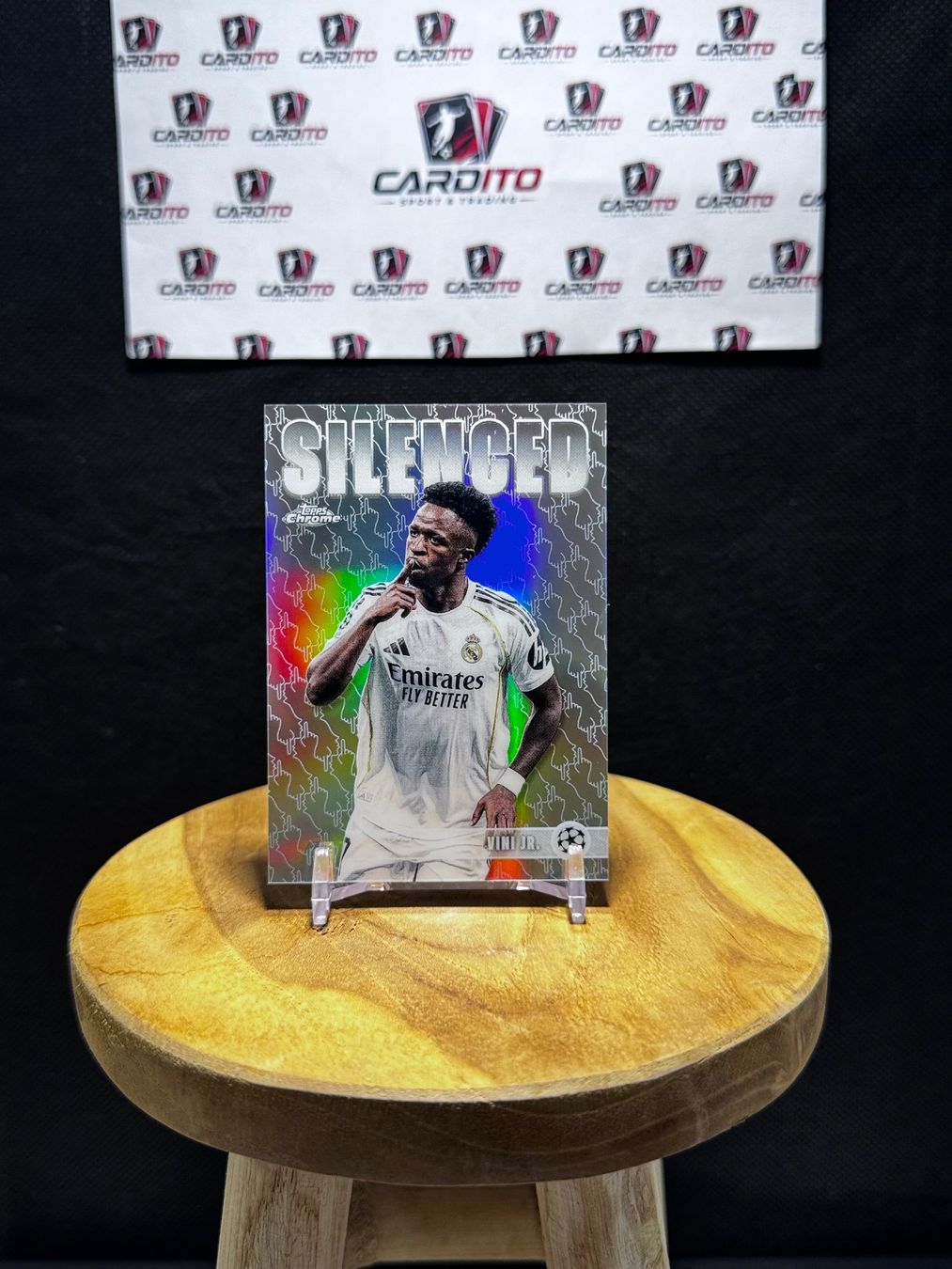 Topps Sammelbilder & Trading cards: 2025-26 Topps Chrome UCC Vini Jr. Silenced Insert – Gebraucht aus Reconvilier von Cardito