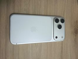 Apple iPhone 17 pro max gebraucht sehr guter Zustand