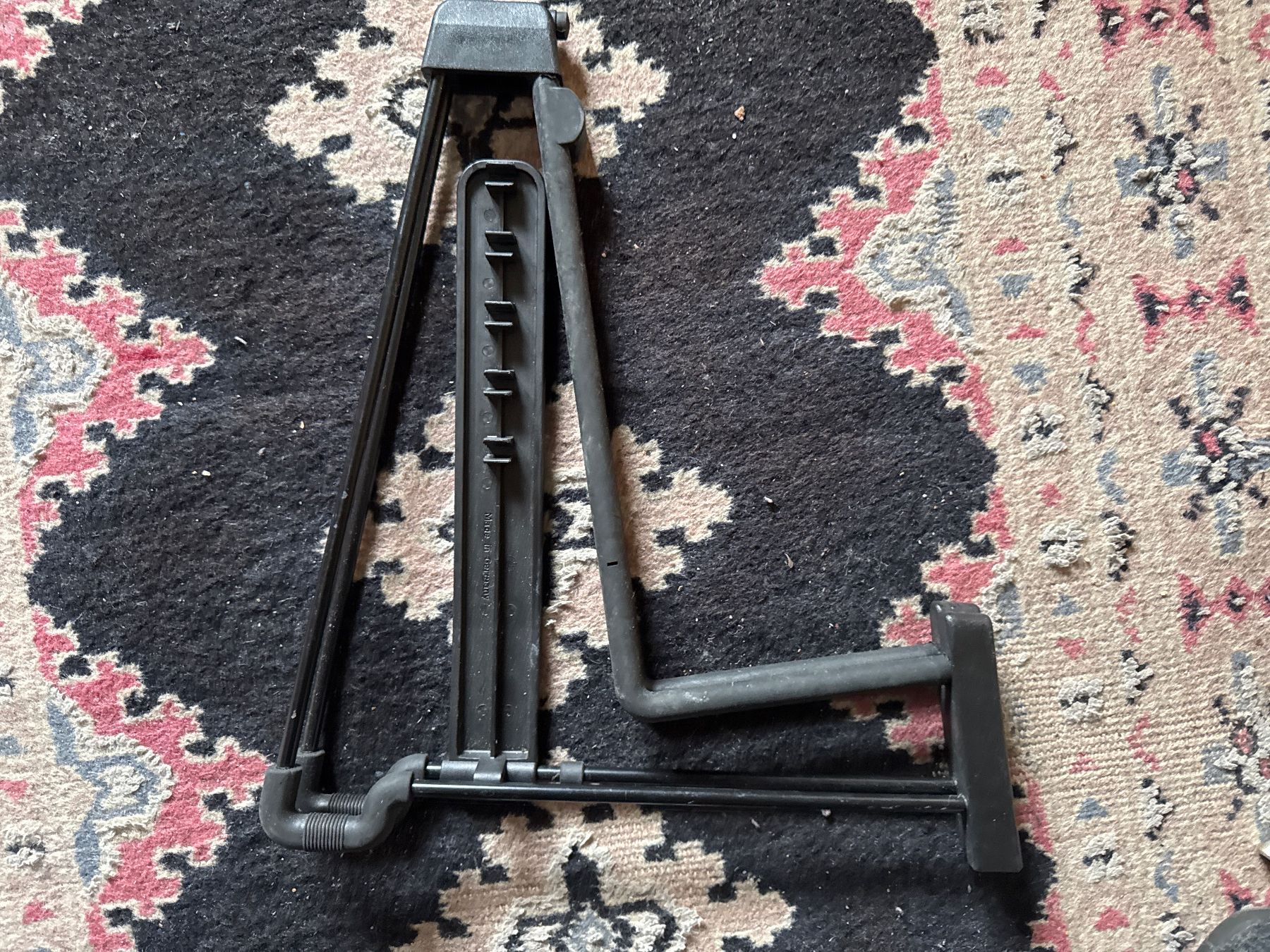 Strumenti musicali: Guitarre Ständer  K&M – Usato da Grabs venduto da mayram27 2