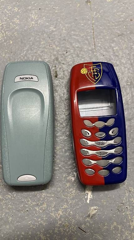 Nokia Telefoni cellulari / Smartphones: Nokia 3410 mit FCB Handyhülle – Usato da Olten venduto da Friiheit 1