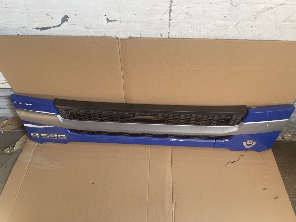 Scania Autocarri: SCANIA Frontgrill - 3 Stück – Usato da Niedergösgen venduto da Li-Li-Mo 1