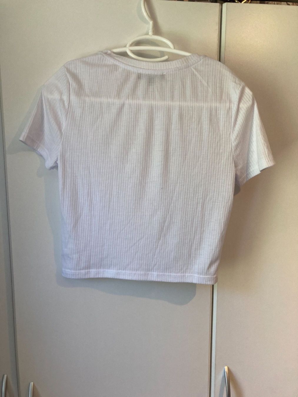 Top: Weisses Crop Top Gr. M – Usato da Thun venduto da Vans_98 1