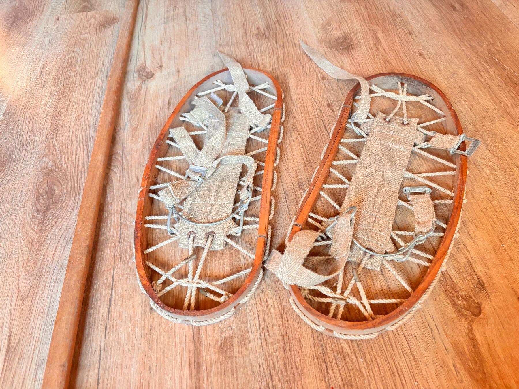 Scarpe da uomo: Uralte Schneeschuhe mit Stock – Usato da Berneck venduto da danilo5561 2