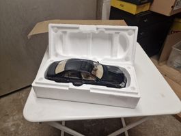 autoart 1:18 Maybach schwarzes Modell im Karton