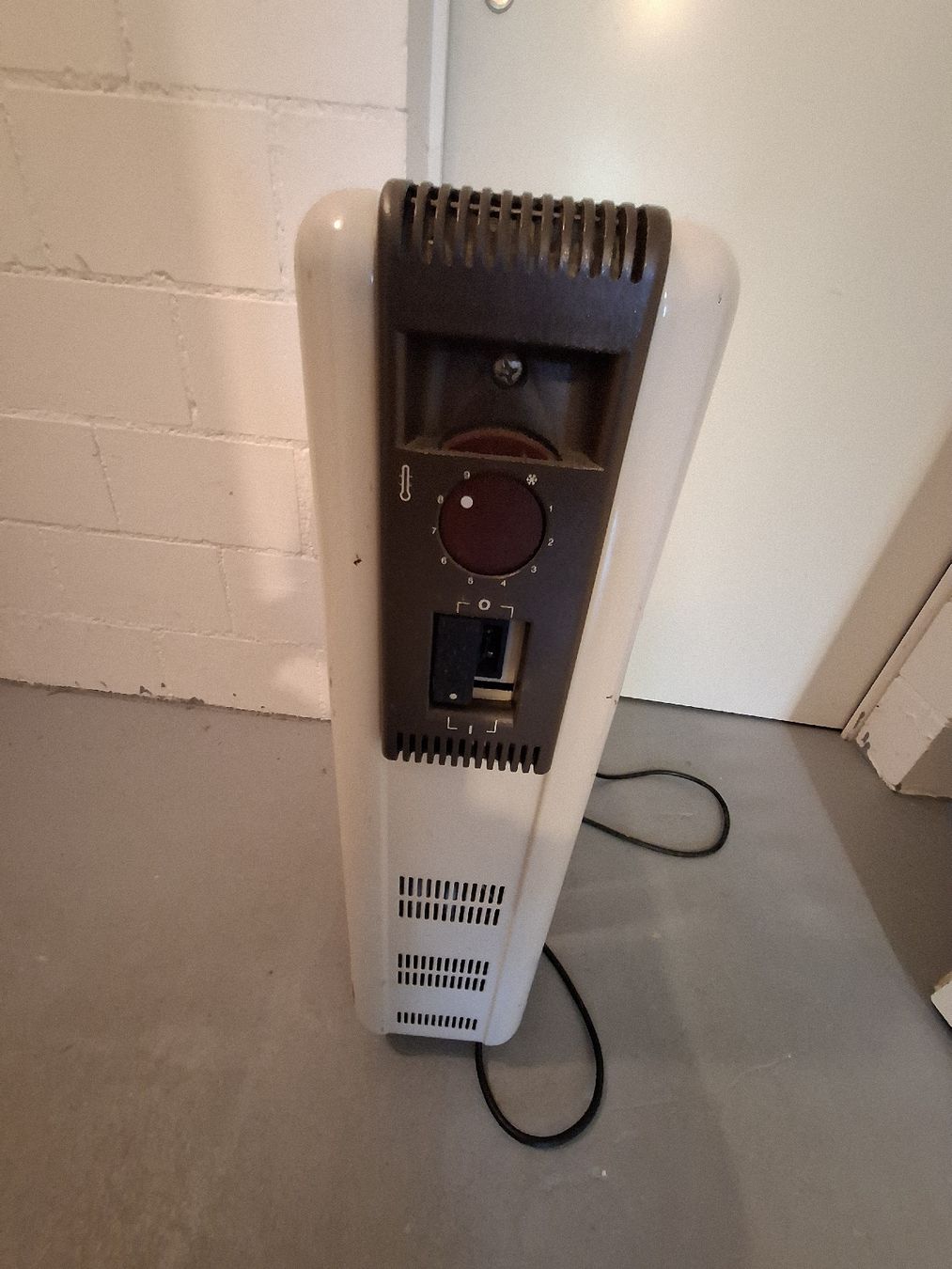 Radiatori: Heizkörper, Radiator, Ölradiator – Usato da Luzern venduto da wvg_lt6m 1