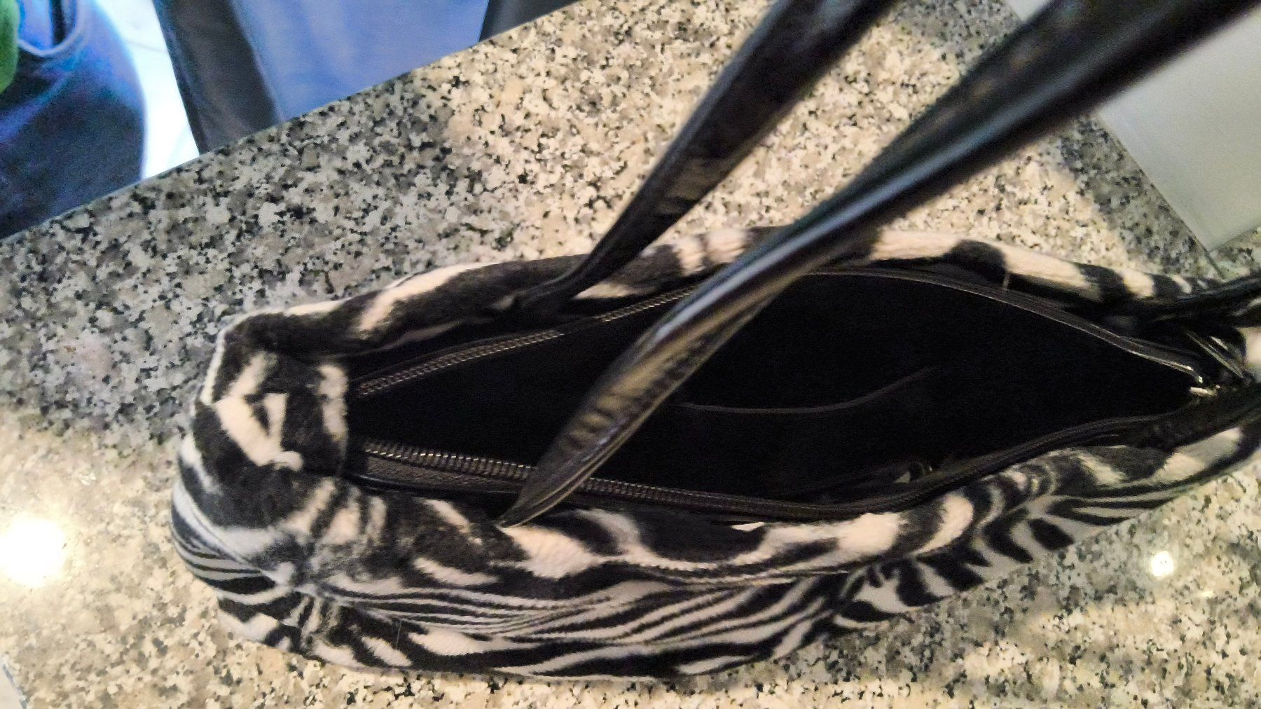 Taschen für Damen: Zebra Damentasche – Gebraucht aus Steckborn von JoBox 3