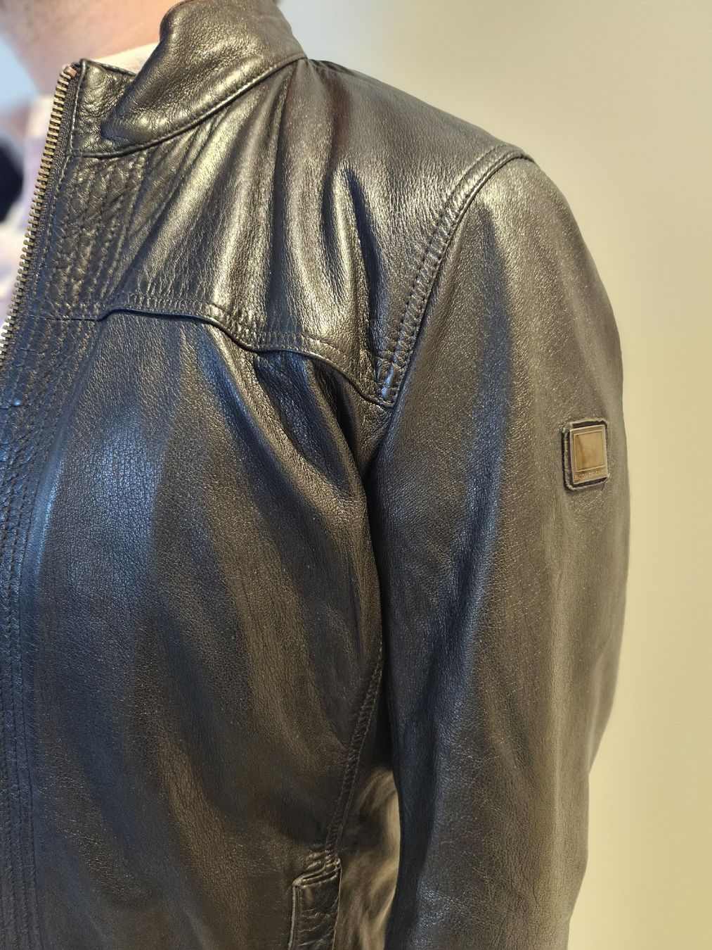 Hugo Boss Giacche: Hugo Boss Herren Lederjacke, Grösse 46/M – Usato da Brugg AG venduto da Kitycity 2