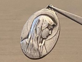 Vintage Medaille Anhänger „Madonna“ – religiöses Motiv