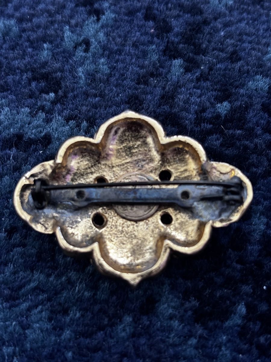 Chanel Spille & Fermagli: Broche Chanel gripoix  – Usato da Satigny venduto da rii_mh6c 7