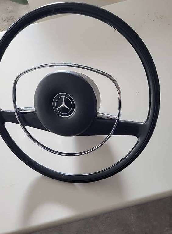 Tutti pezzi di ricambio auto: Lenkrad Mercedes Benz Oldtimer – Usato da Oberuzwil venduto da Musagmbh