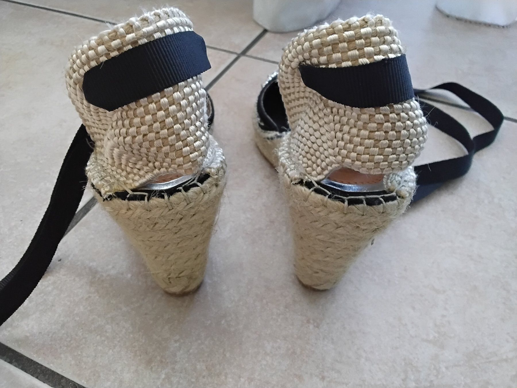 Damenschuhe: Espadrilles compensées à lacets noires décorées T37 – Neu und originalverpackt aus Chêne-Bourg von Fio994 1