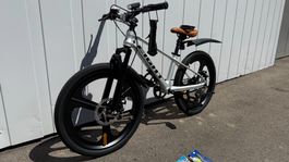 Kindervelo Mountainbike 20 Zoll SILBRIG 2 Jahre Rahmeng. NEU