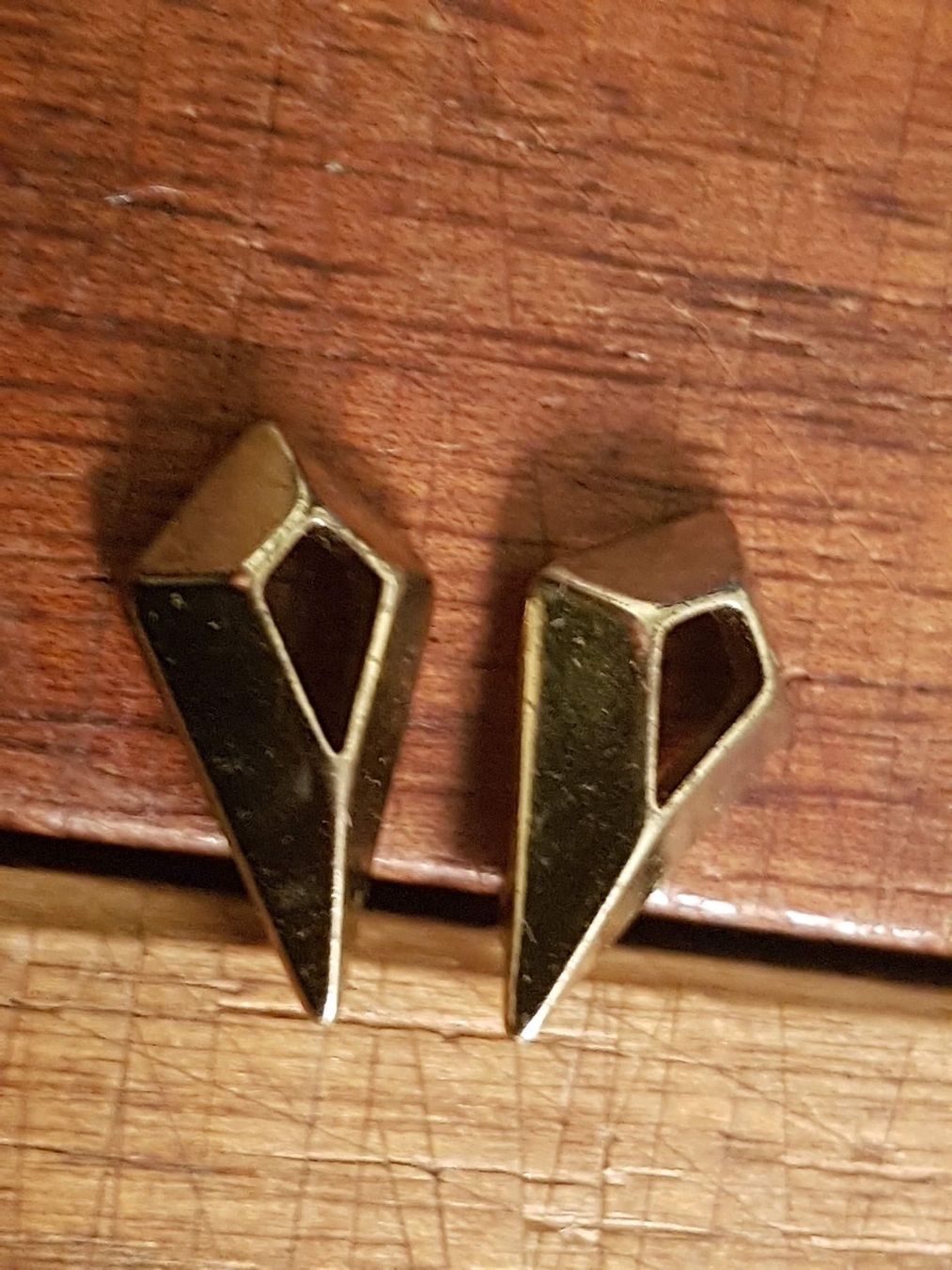 Ohrringe & -stecker: Ohrstecker Drachenviereck goldfarben – Gebraucht aus Ettingen von Maranathatalitha 3