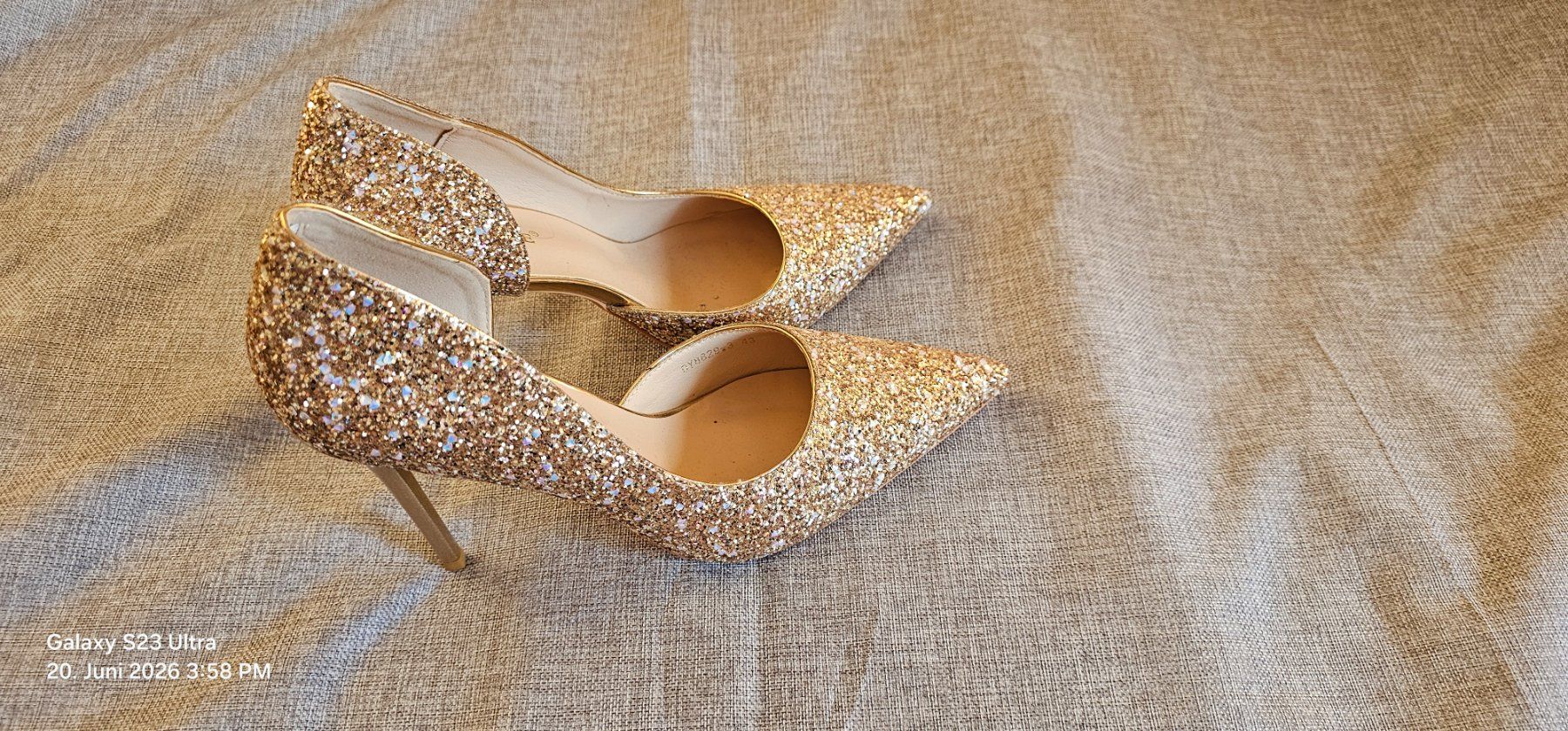 Scarpe da donna: High Heels Glitzer Design Gold (41) – Usato da Unterseen venduto da Anna57