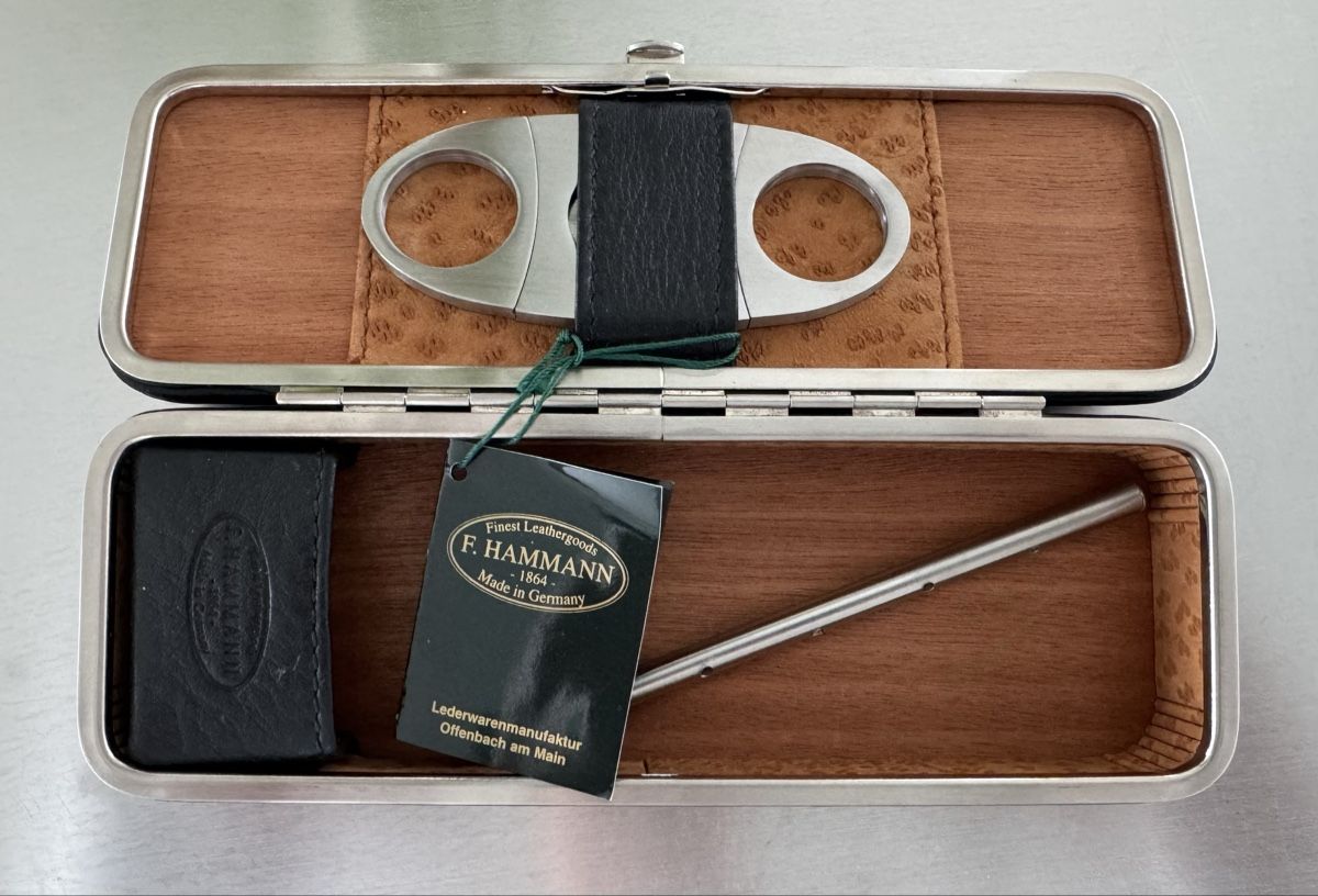 Altri Prodotti per fumatori: F.Hammann Zigarren Etui mit Cutter, neuwertig – Nuovo e nell'imballaggio originale da Oberrieden venduto da Bergsteiger67