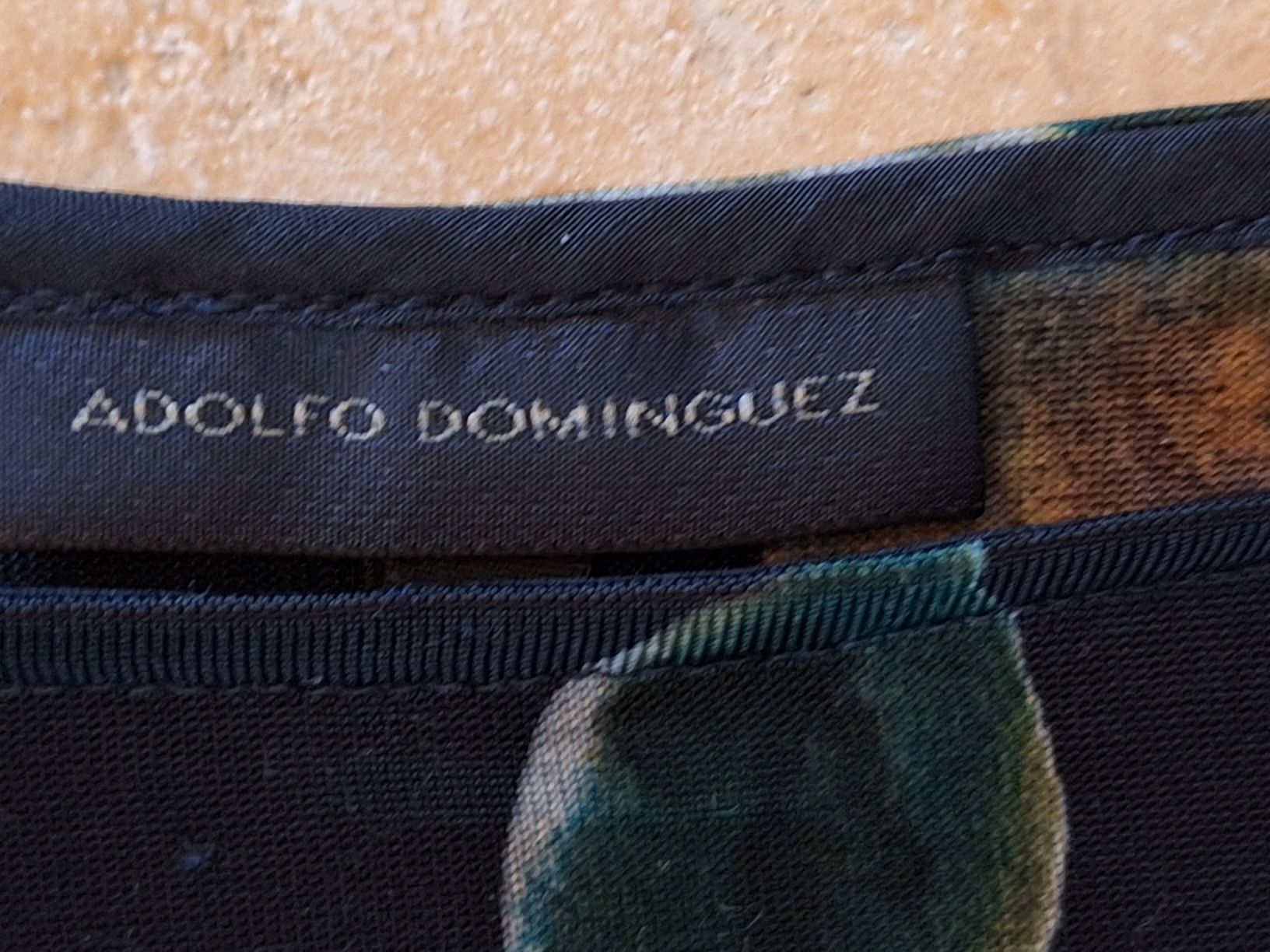 T-shirt: Shirt von Adolfo Dominquez – Usato da Rheinfelden venduto da Cleopatra2000 3