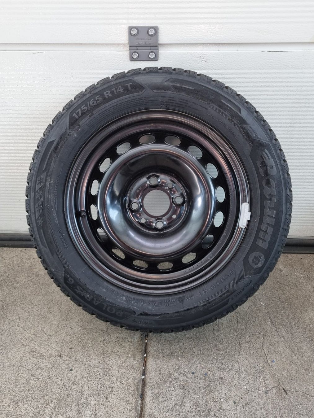 Pneus & Roues: Fiat 500 Stahl - Winterräder – D'occasion à Kirchdorf AG par Cartastic_AG