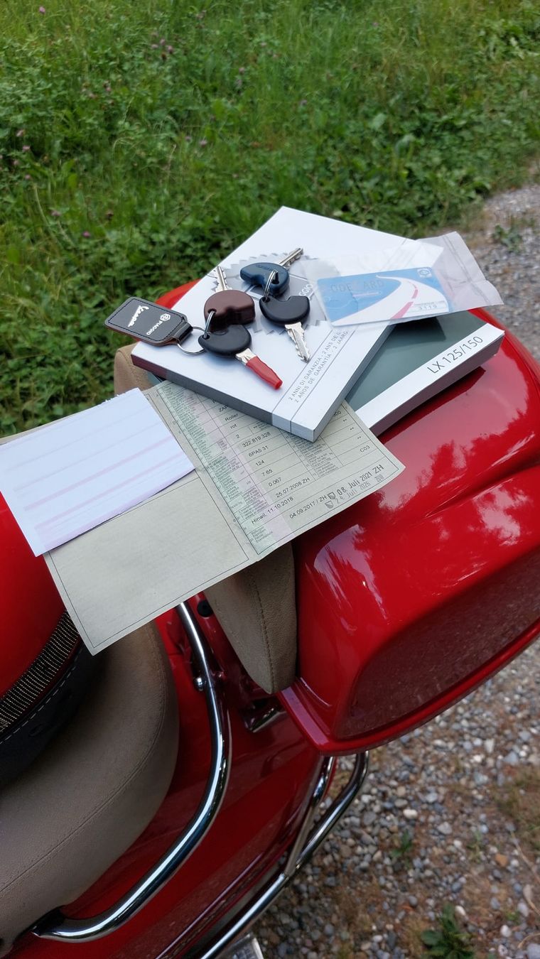 Piaggio Strasse: Piaggio Vespa LX 125 Roller – Gebraucht aus Bertschikon Gossau von 0786905727 4