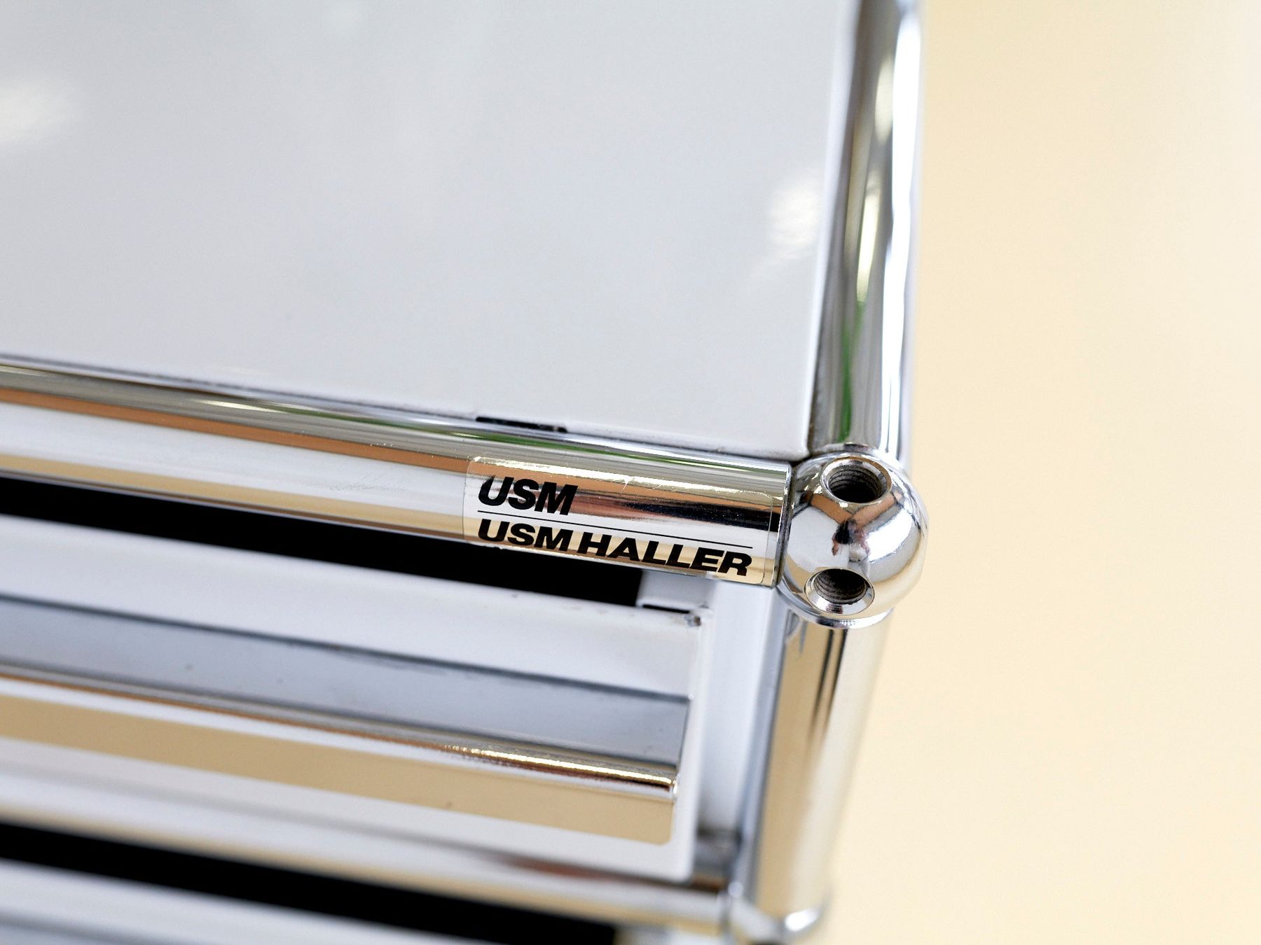 USM Kommoden: USM Haller Korpus | Lichtgrau – Gebraucht aus Meinisberg von atelier_TILIJA 8