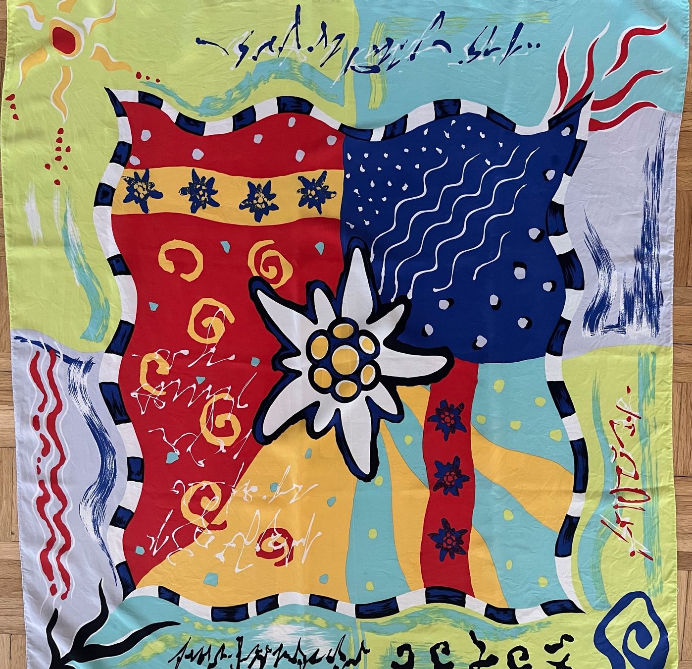 Foulard & Sciarpe: Seidenschal der Fluggesellschaft Edelweiss – Usato da Basel venduto da pat_yp5k