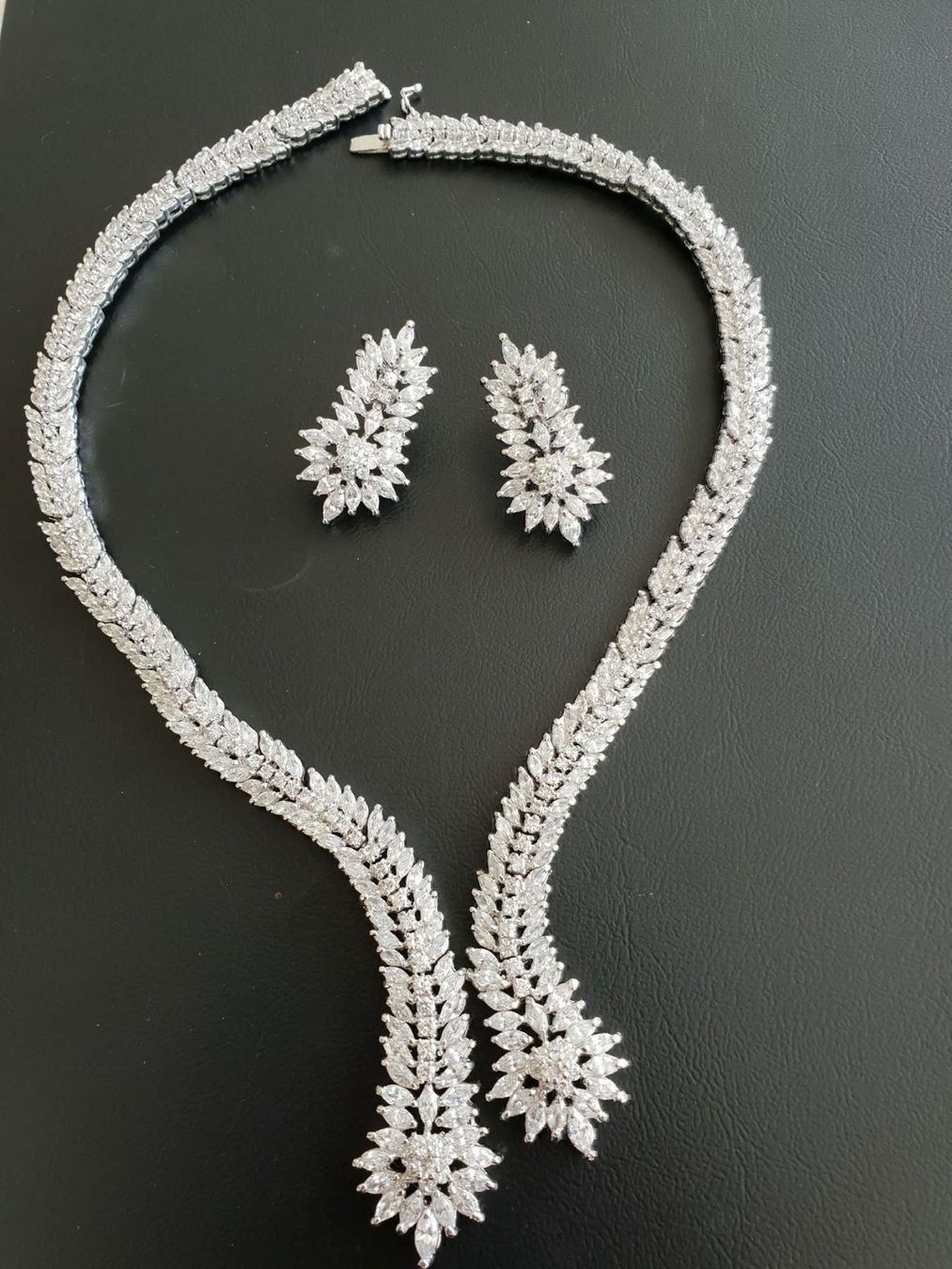 Catenine: Zirkonia Collier – Nuovo e nell'imballaggio originale da St. Gallen venduto da 62_Kaiser