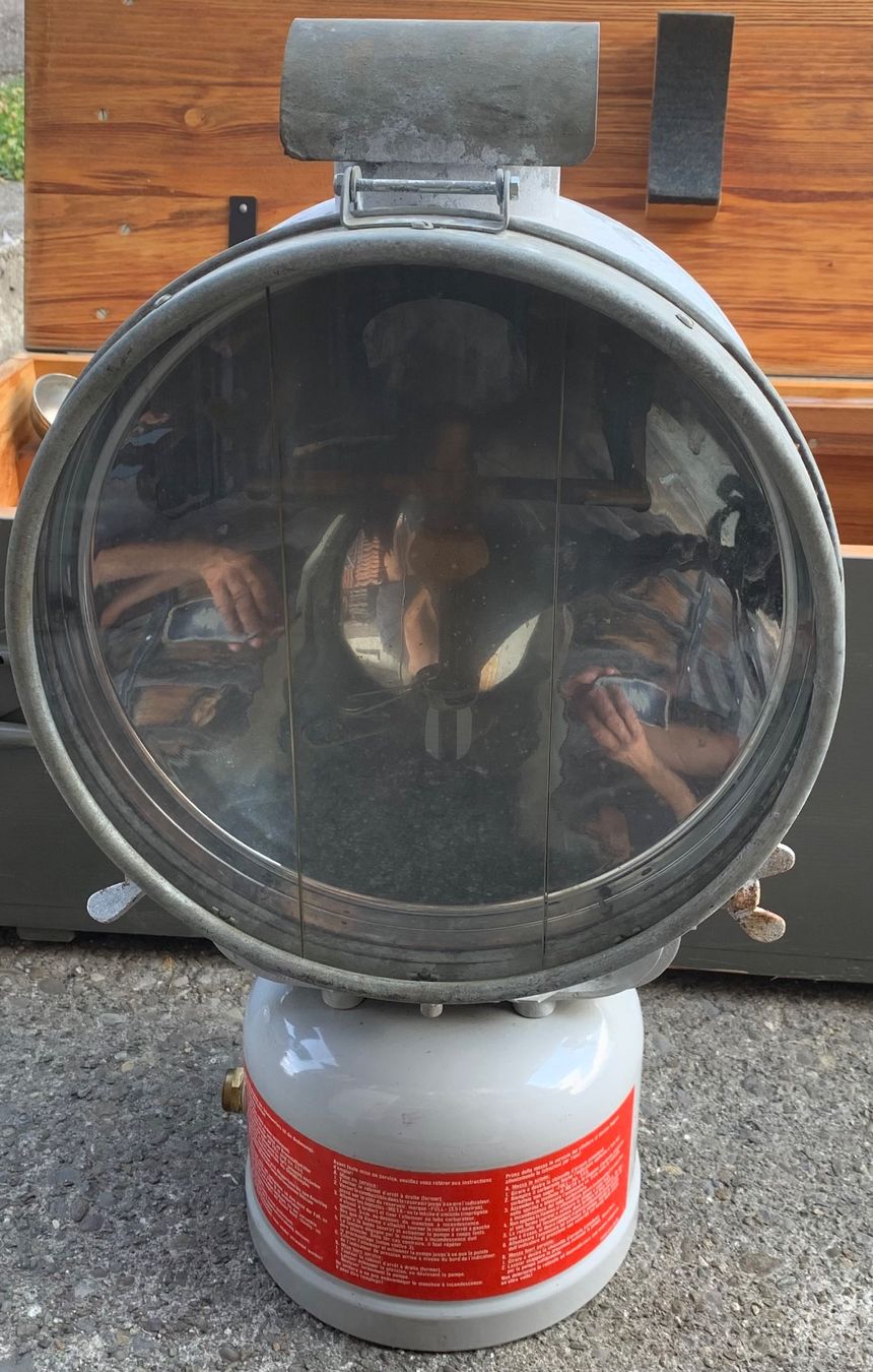 Tilley Lampes: Tilley-Scheinwerfer der CH Armee – D'occasion à Goldingen par Bergler012 3