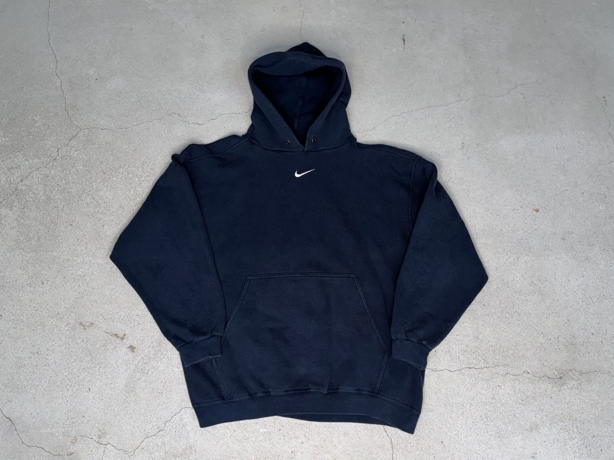 Nike Pullover & Sweatshirts: Nike Vintage Center Swoosh Hoodie Navy 90s Gr. M – Gebraucht aus Luzern von Fabri2000