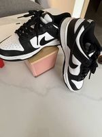 Nike ( Dunk ) noir et blanche taille 39