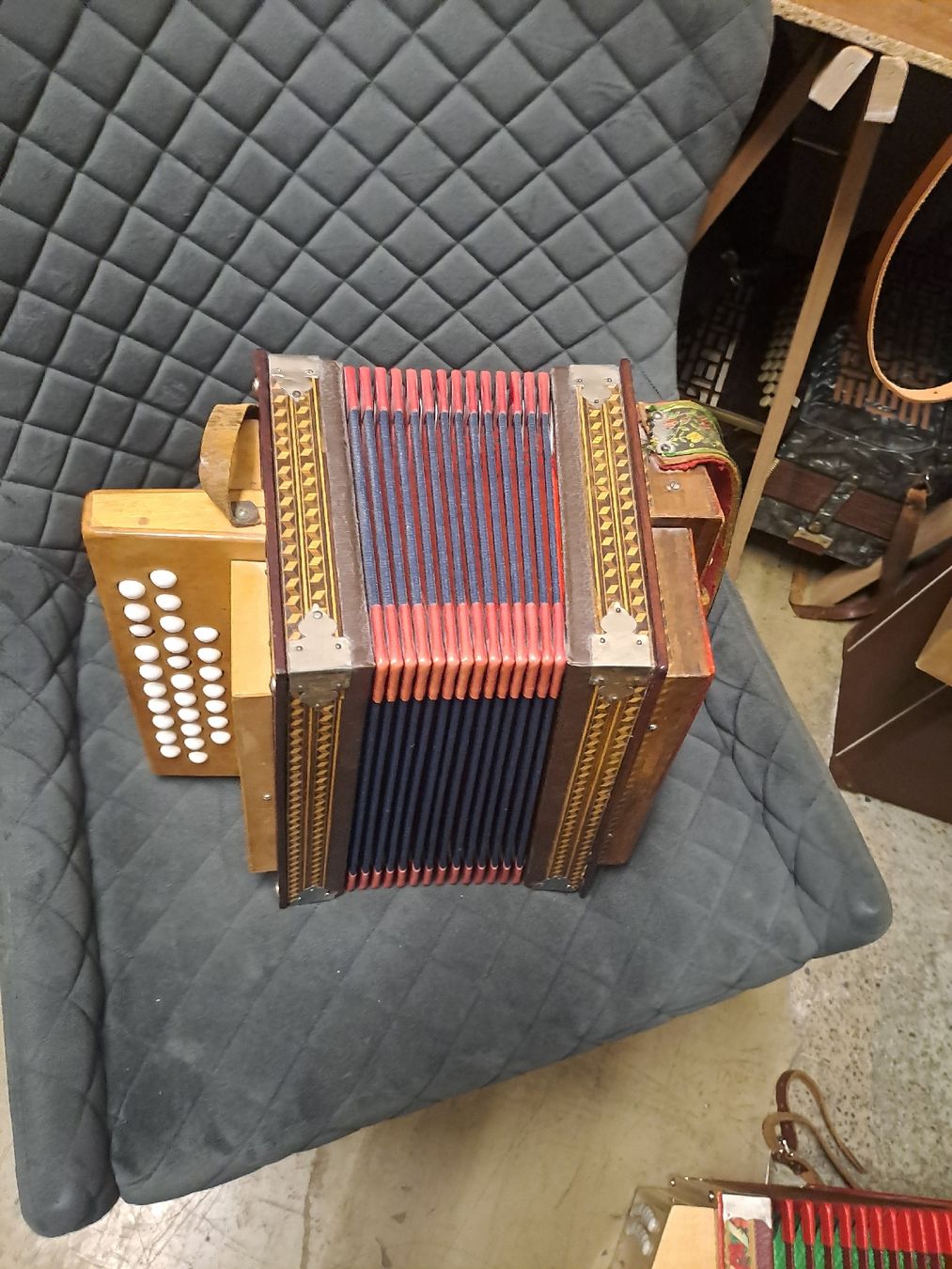 Strumenti musicali: rob iten orgeli ton C – Usato da Villeneuve venduto da BibiVintage 1