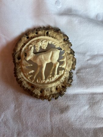 Brosche handgeschnitzt aus Geweih