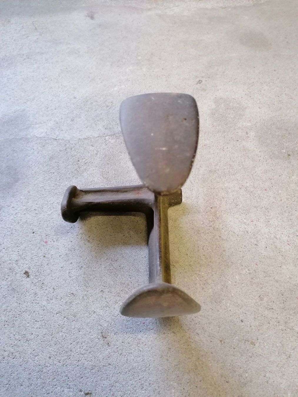 Werkzeuge: Antiker Amboss aus Stahl 537-3 – Gebraucht aus Muri AG von goodmood17 2