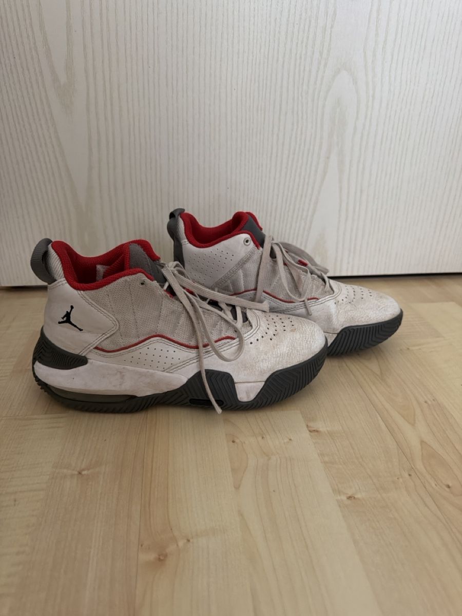 Jordan Chaussures hommes: Jordan Schuhe Gr. 36.5 – D'occasion à Bassersdorf par em_mik18