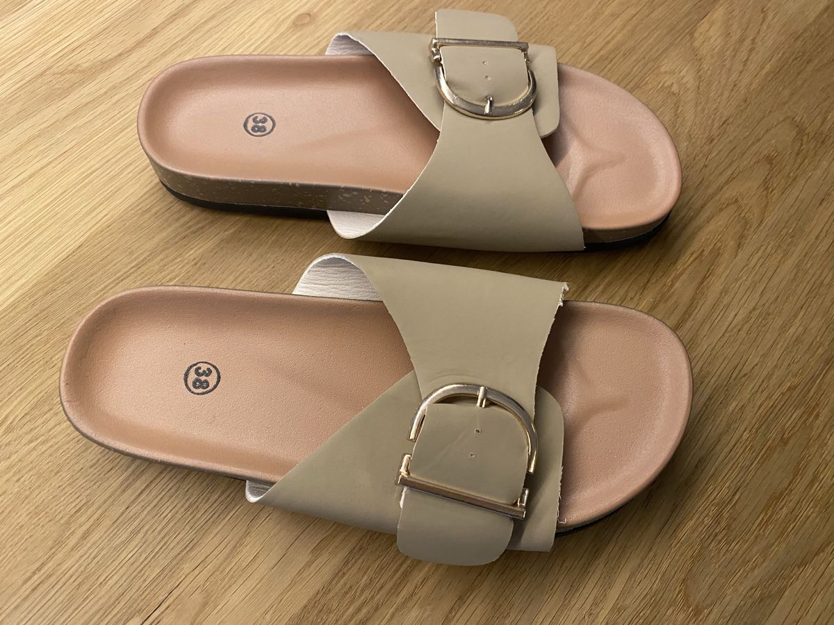 Scarpe da donna: Schlappen, beige, Gr. 37 - NEU! – Nuovo (secondo la descrizione) da Dornach venduto da Dlimi 1