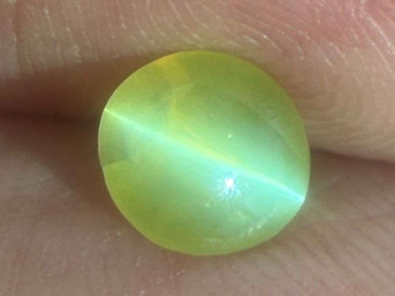 Pietre preziose: CHRYSOBERYLL  Cat'seye  cymophane  gelb  2.06cts – Nuovo e nell'imballaggio originale da Seftigen venduto da tigers12 1