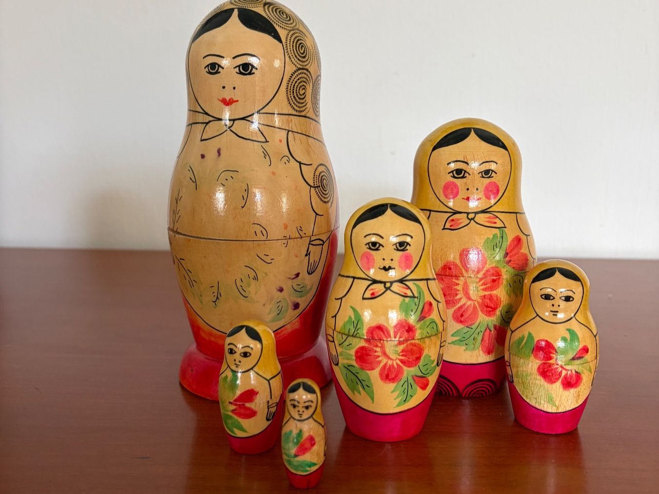 Figurines: alte Babuschka, 6 teilig – D'occasion à Luzern par Lampion
