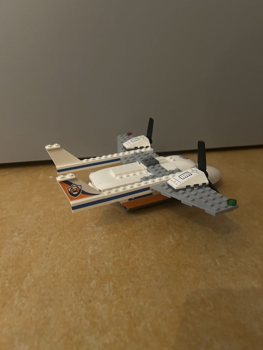 Lego Spielzeuge: Lego City Flugzeug unvollständig – Gebraucht aus Dättlikon von Aurel2000rr9 2