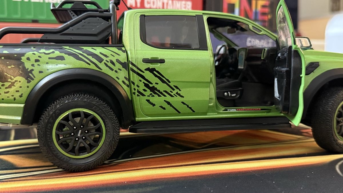Ford Voitures modèles: Ford Ranger  gruen  1:18 – Neuf (Voir description) à Basel par Zomeg 4