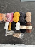 Lot de laine et accessoires pour loisirs créatifs