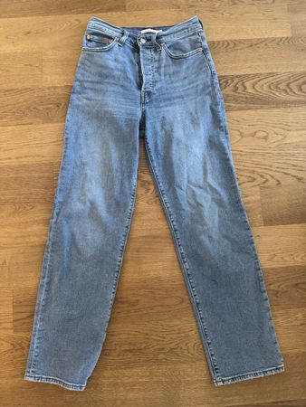 Levis Ribcage Straight