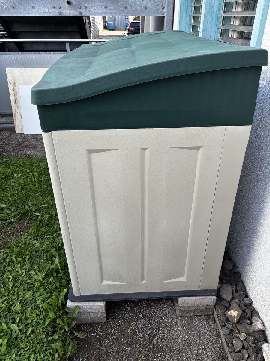 Box contenitori: Gartenbox Kunststoff – Usato da Rotkreuz venduto da Levo_9 1