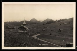 Les Mosses, Village avec église et chal