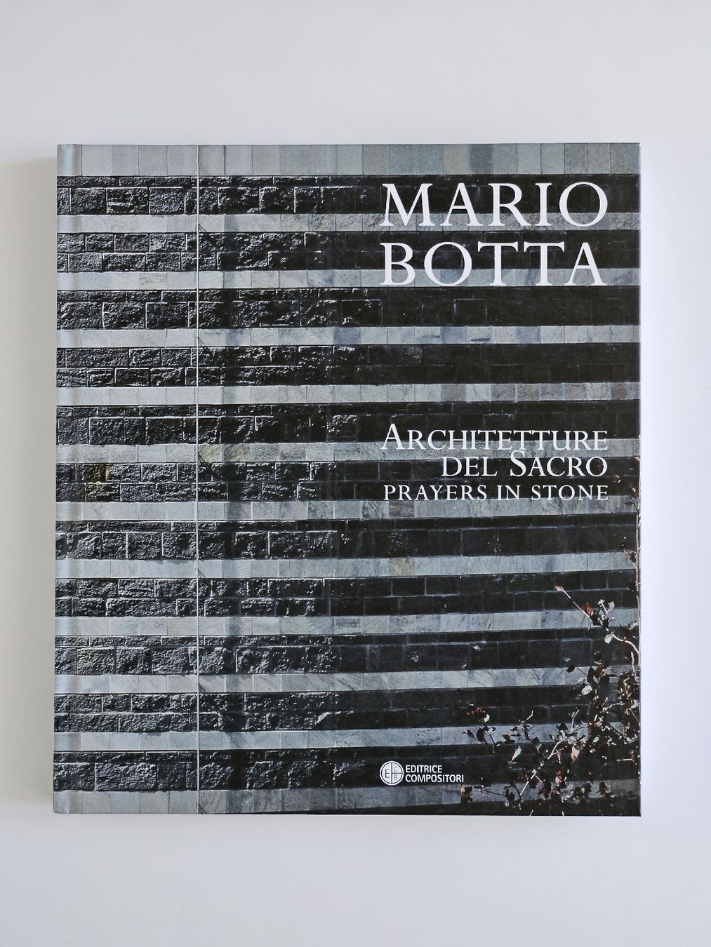 Libri: Mario Botta Architektur Buch "Prayers in Stone" - NEU – Nuovo e nell'imballaggio originale da Hinwil venduto da Justnox