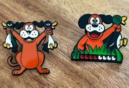 2x Lustiger Pin Hund Cartoon
