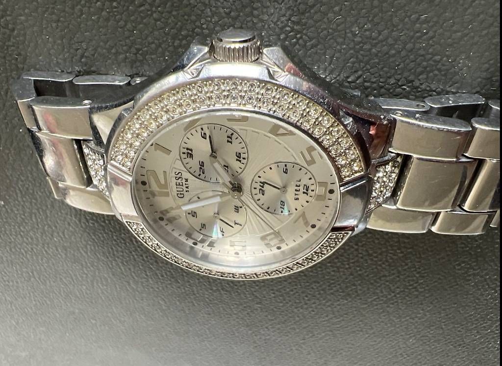Montres: Guess 40 mm Quartz  – D'occasion à Bern par majorel 2