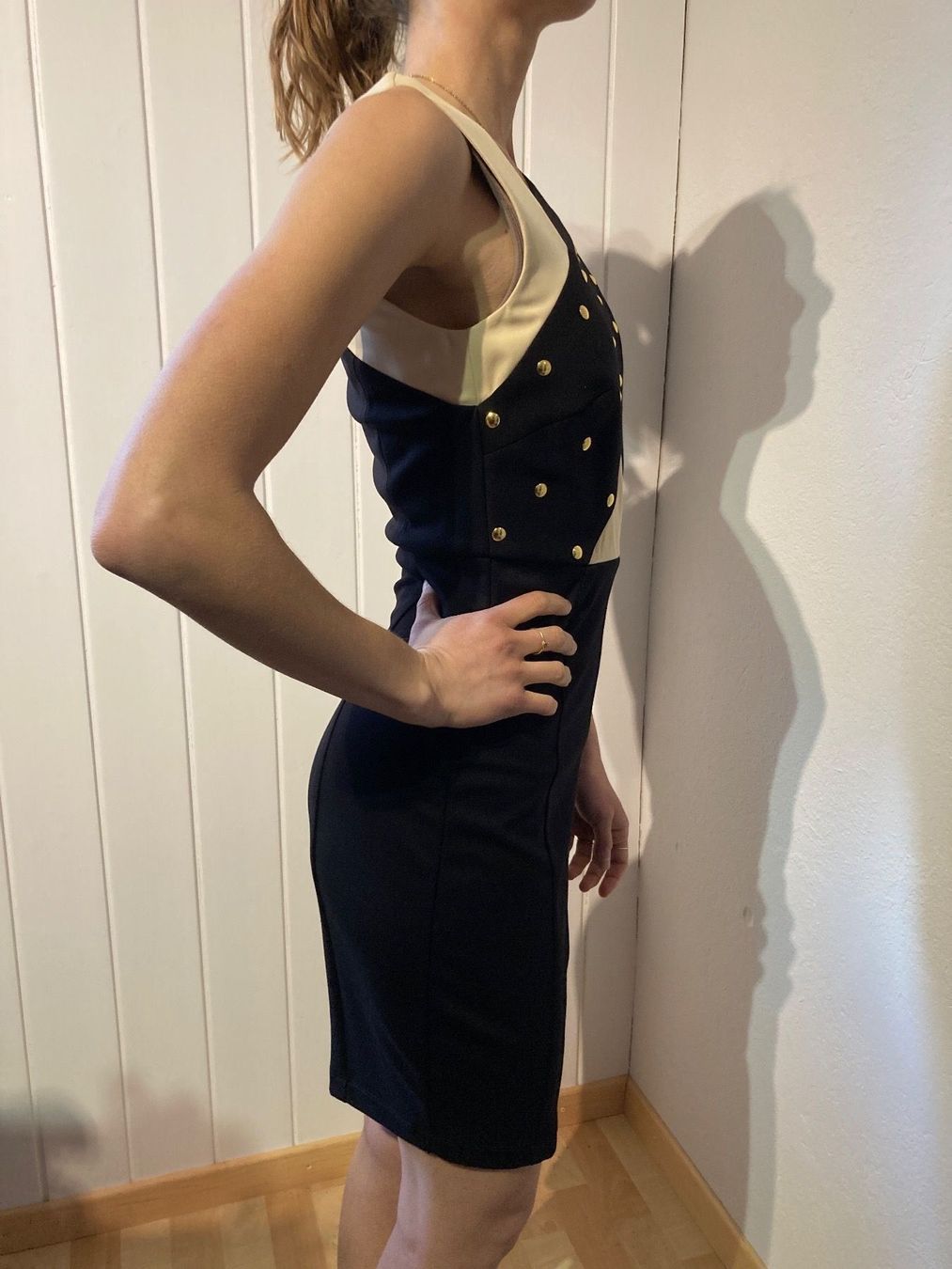 Versace Vestiti: Versace Kleid schwarz beige 44 NEU – Nuovo e nell'imballaggio originale da Erlenbach im Simmental! venduto da Simmentaler-Perlen 2