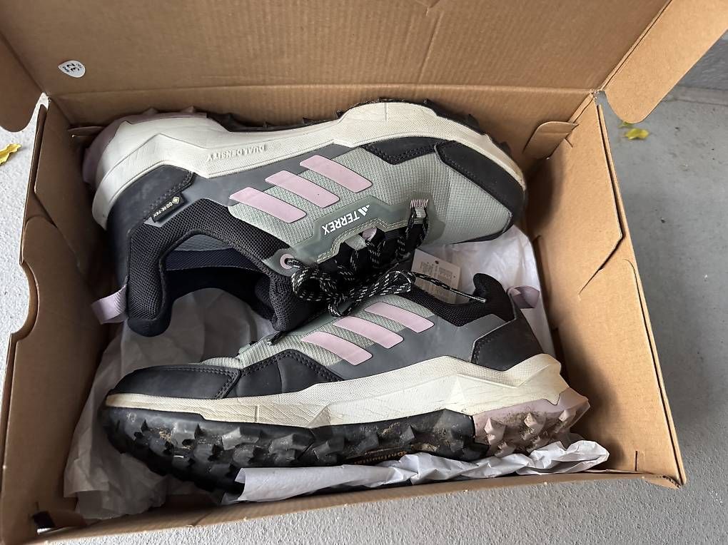 Adidas Chaussures femmes: Adidas Terrex AX4 GTX W Wanderschuhe – D'occasion à Zürich par Lea036 1