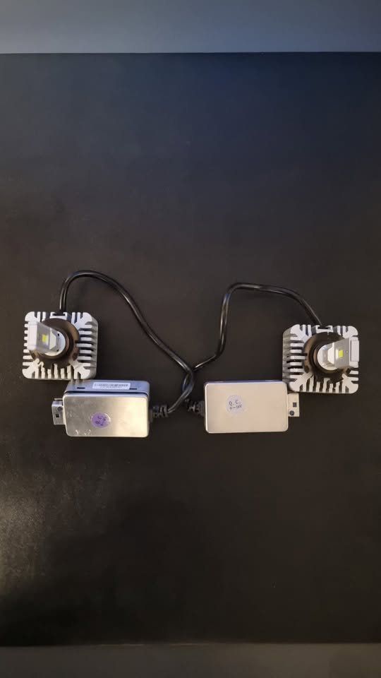 Lampade: 1 Paar D8S Led Leuchten – Usato da Pontresina venduto da GR_Amaroker_88