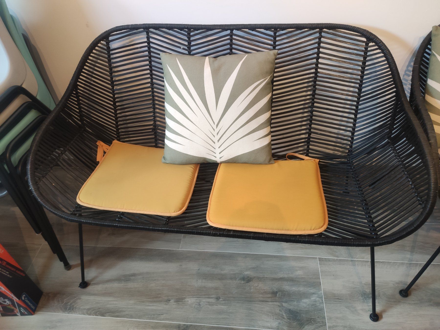 Divani: Canape de balcon ou jardin – Usato da Neuchâtel venduto da snips01 1